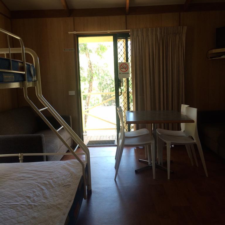 Отель Wagga Wagga Beach Caravan Park Номер фото