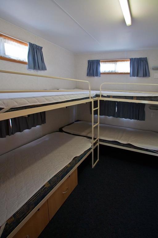 Отель Wagga Wagga Beach Caravan Park Номер фото