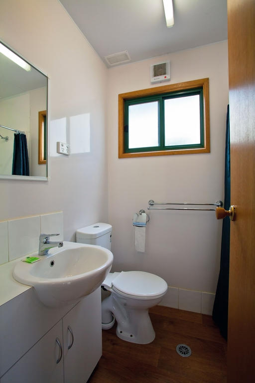 Отель Wagga Wagga Beach Caravan Park Номер фото
