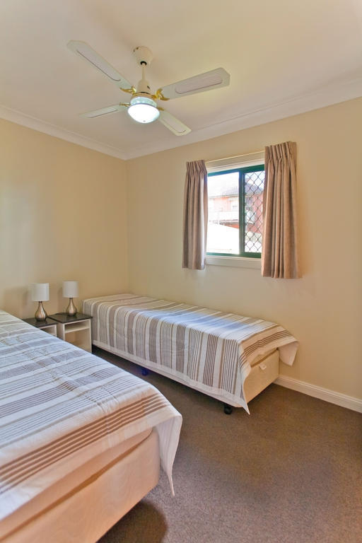 Отель Wagga Wagga Beach Caravan Park Номер фото